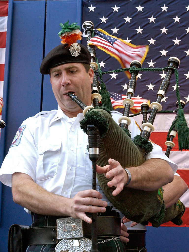 FDNY Emerald Society Pipes and Drums.  Photo by FF Christopher Landano of the FDNY Photo Unit. © 2006