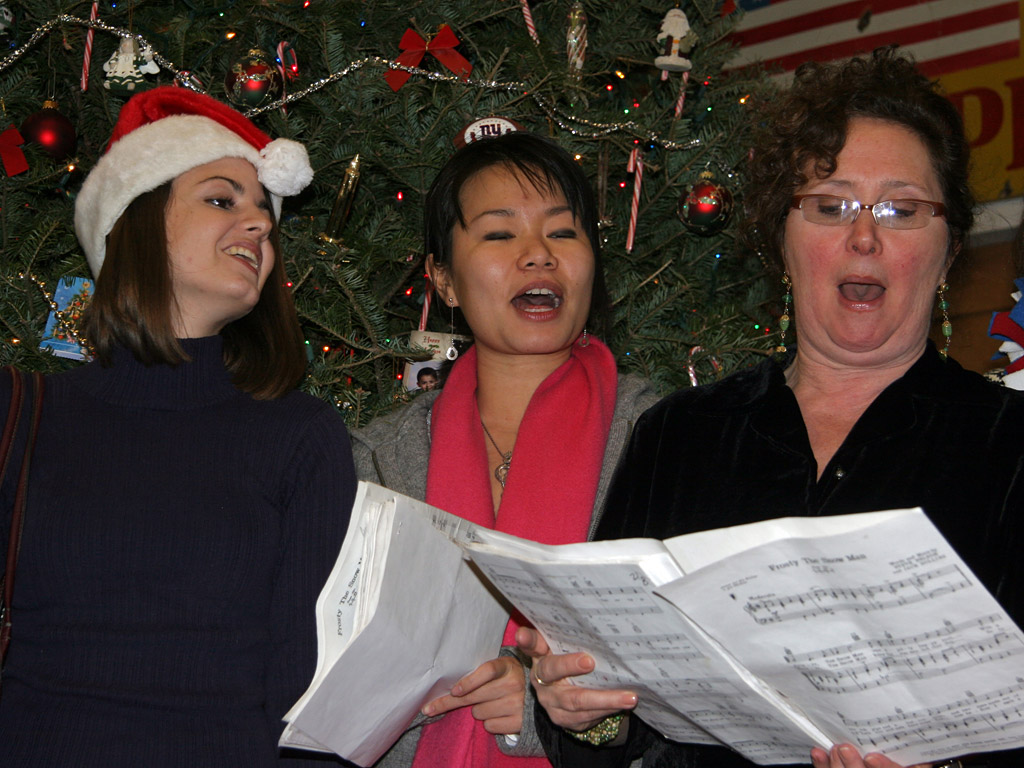 The Carolers Sing!