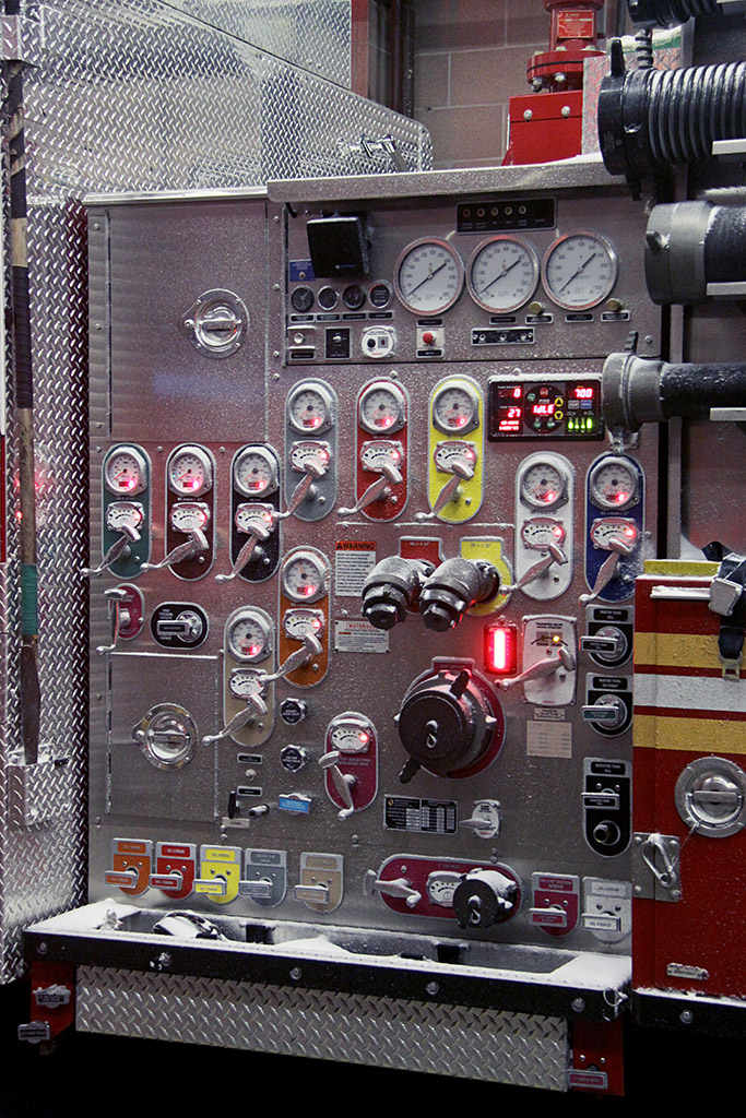 Engine 10 . Snow covered controls