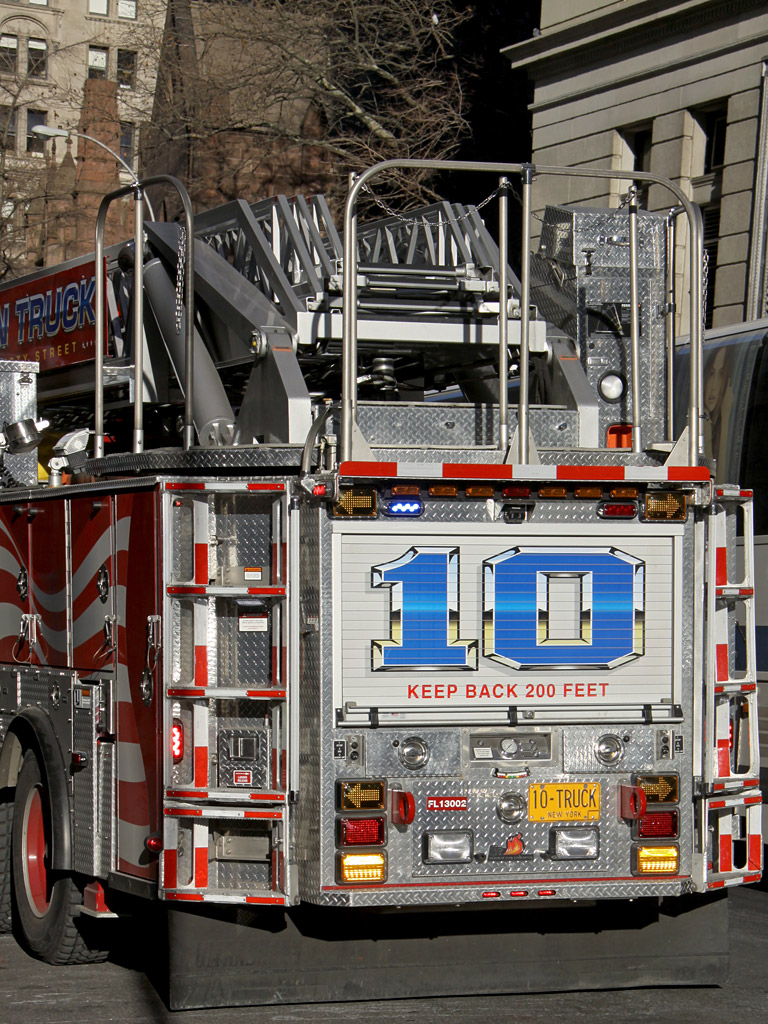 Ladder 10 Rear