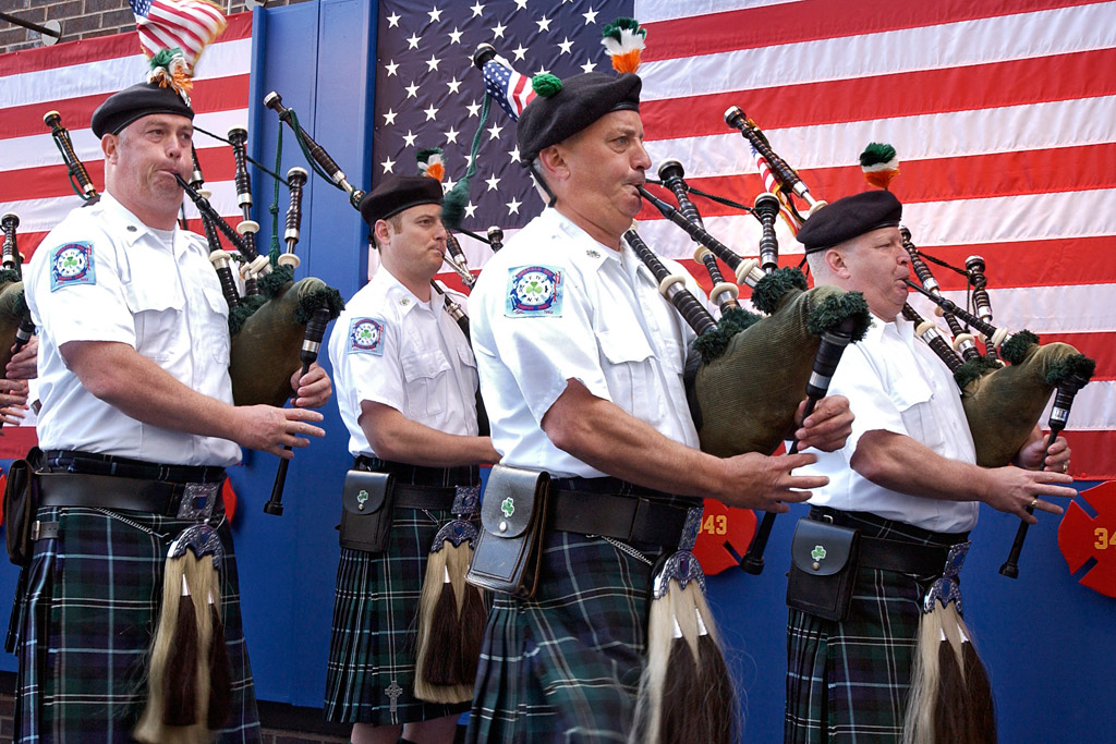 FDNY Emerald Society Pipes and Drums.  Photo by FF Christopher Landano of the FDNY Photo Unit. © 2006