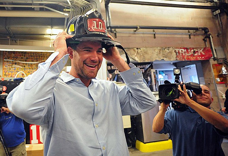 Mike Pelfrey of the New York Mets visits the Ten House, September 10, 2010